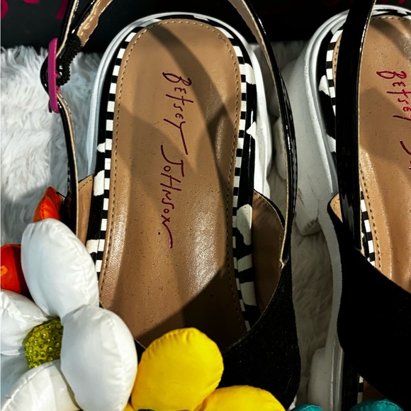 Betsey Johnson Sandals Excellent Like NEW Size 7 - Picture 7 of 10